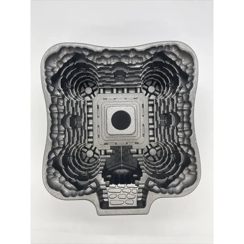 Nordic Ware Cast Aluminum Castle Bundt Cake 10 Cup Baking Pan USA